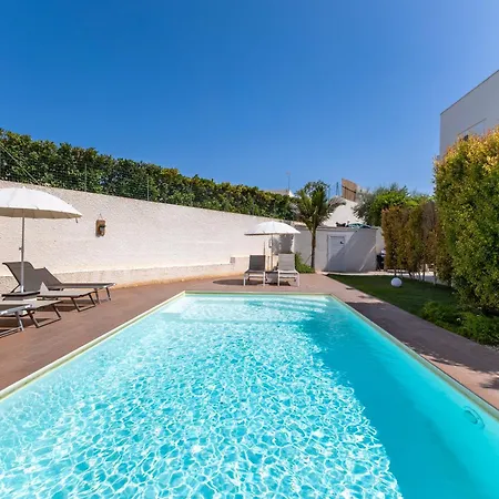 Heraia Con Piscina Villa